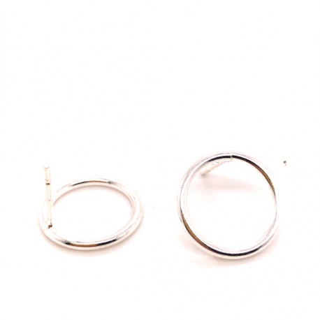 Earpin with soldered circle